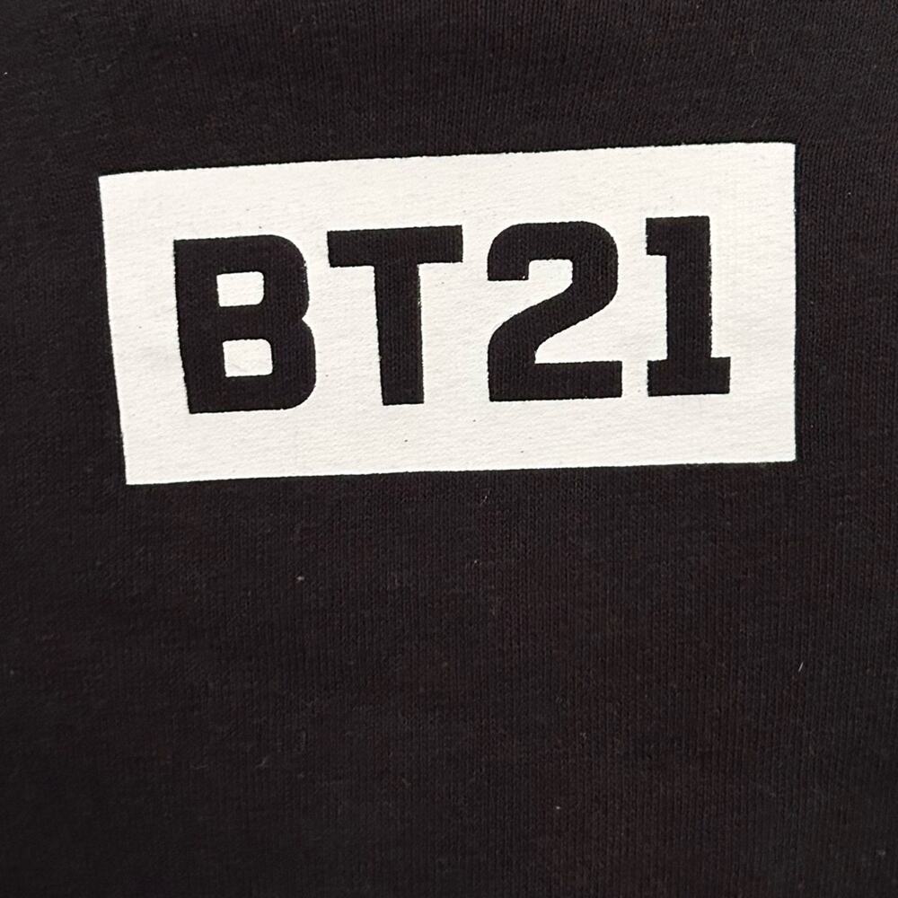 Rare BTS BT21 sweatshirt pullover small women’s US 6/8 black crewneck - Picture 4 of 11